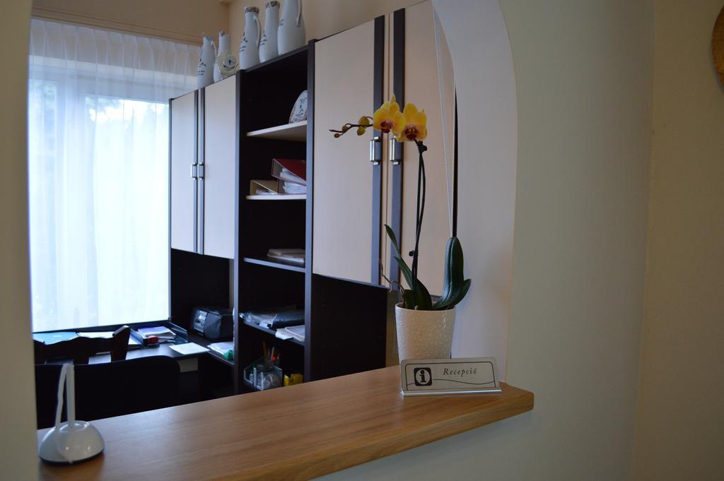 Muskatli Panzio Bed & Breakfast Győr Exterior foto
