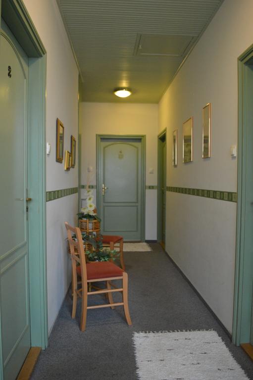 Muskatli Panzio Bed & Breakfast Győr Exterior foto