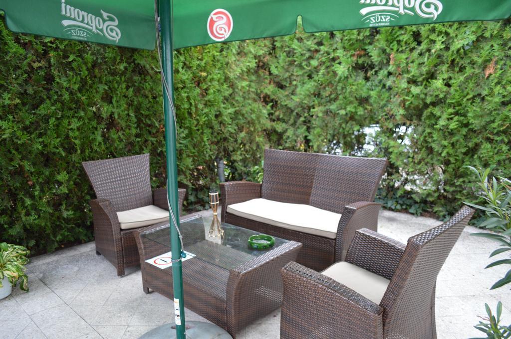 Muskatli Panzio Bed & Breakfast Győr Exterior foto
