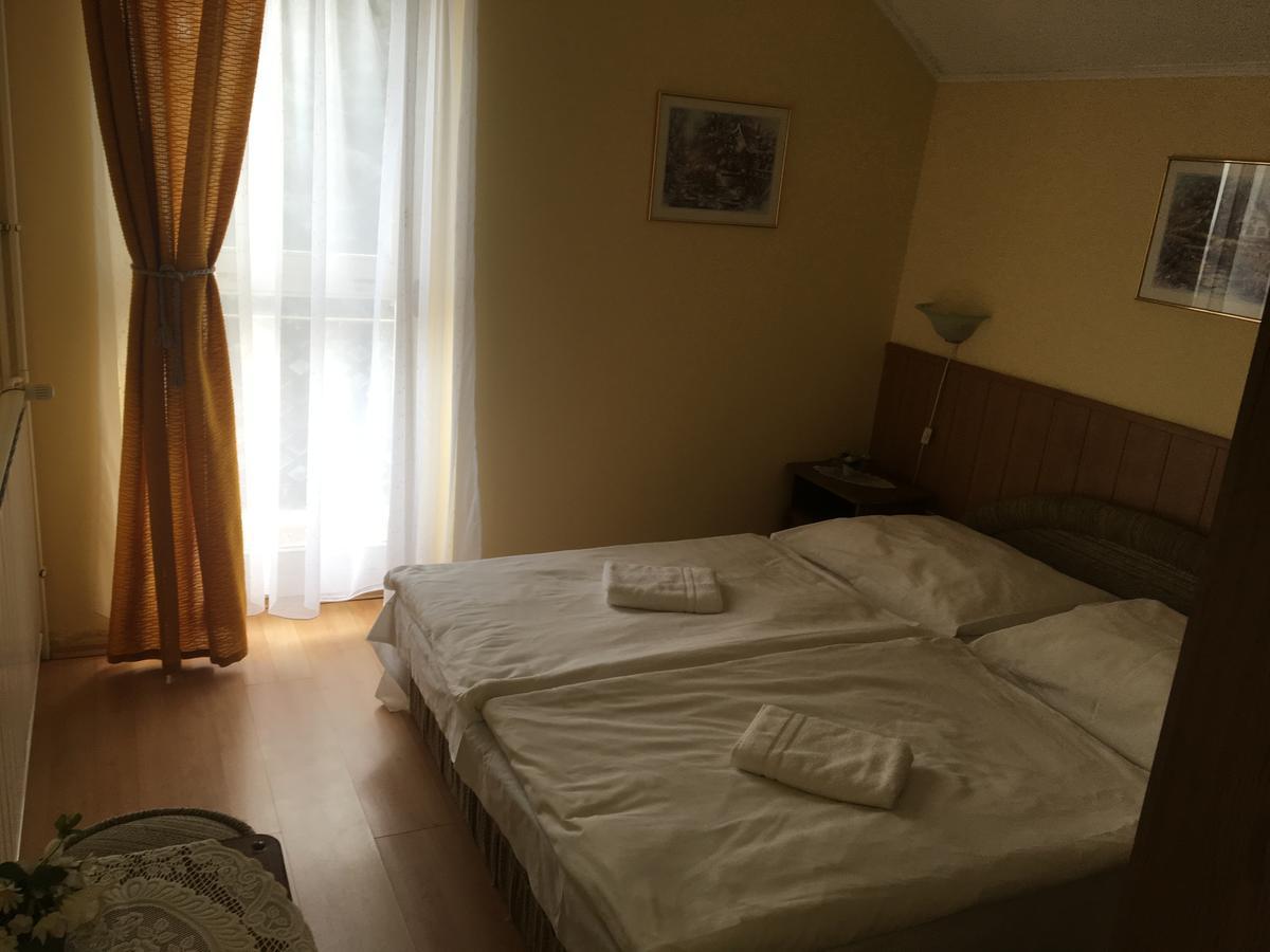 Muskatli Panzio Bed & Breakfast Győr Exterior foto