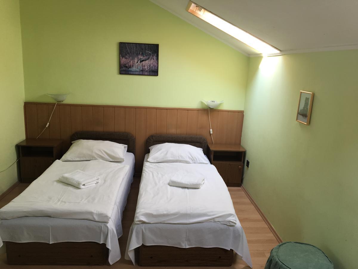 Muskatli Panzio Bed & Breakfast Győr Exterior foto